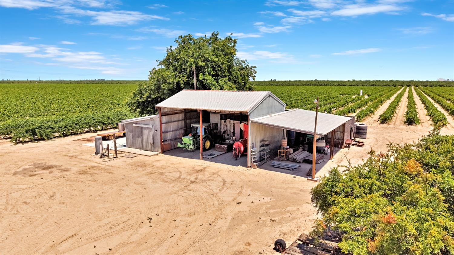 11388 S Chateau Fresno Ave, Caruthers, CA 93609