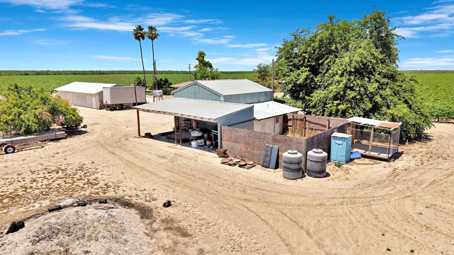 11388 S Chateau Fresno Ave, Caruthers, CA 93609