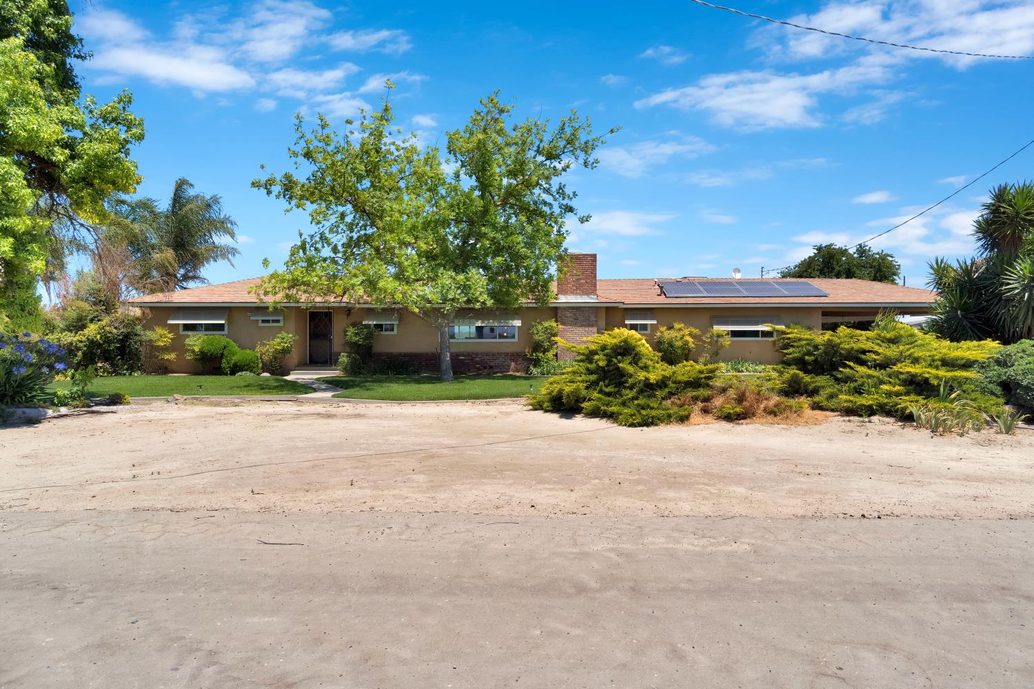 11388 S Chateau Fresno Ave, Caruthers, CA 93609