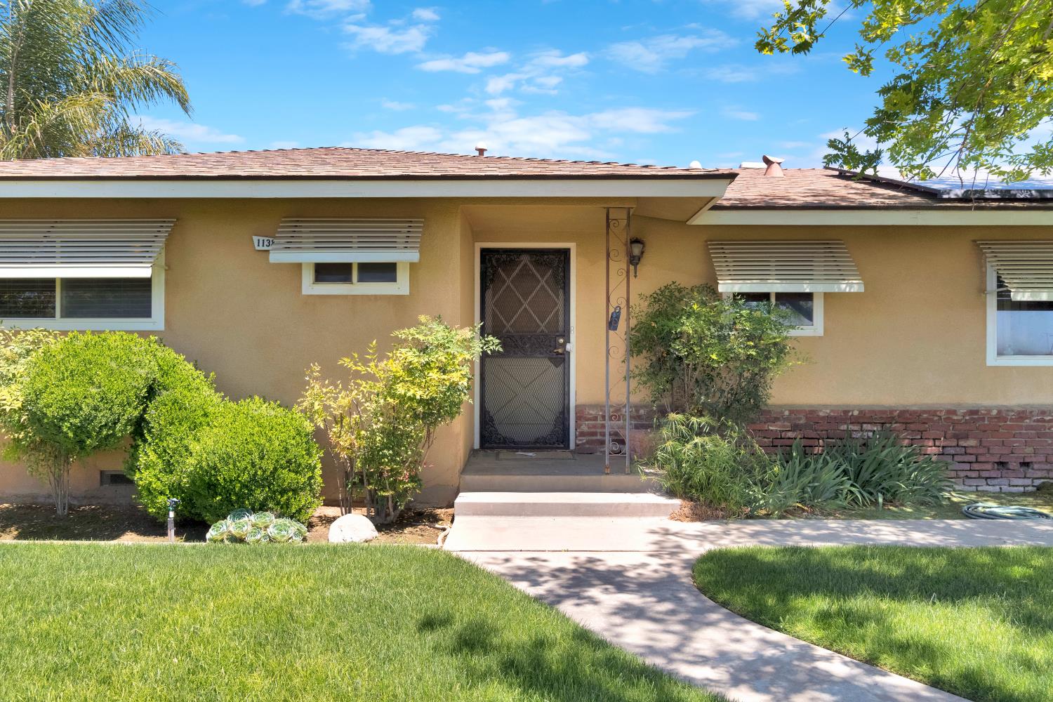 11388 S Chateau Fresno Ave, Caruthers, CA 93609