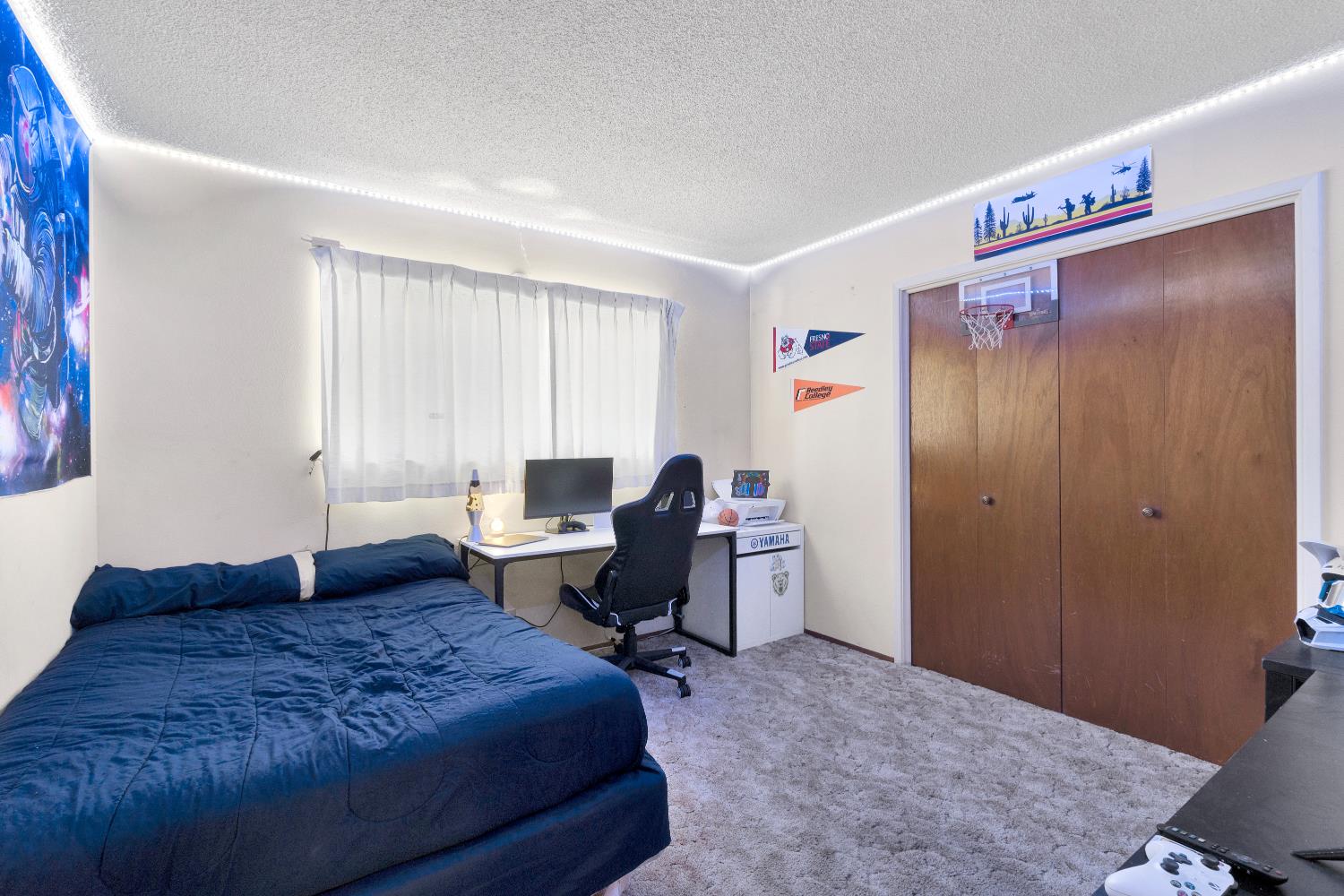 11388 S Chateau Fresno Ave, Caruthers, CA 93609