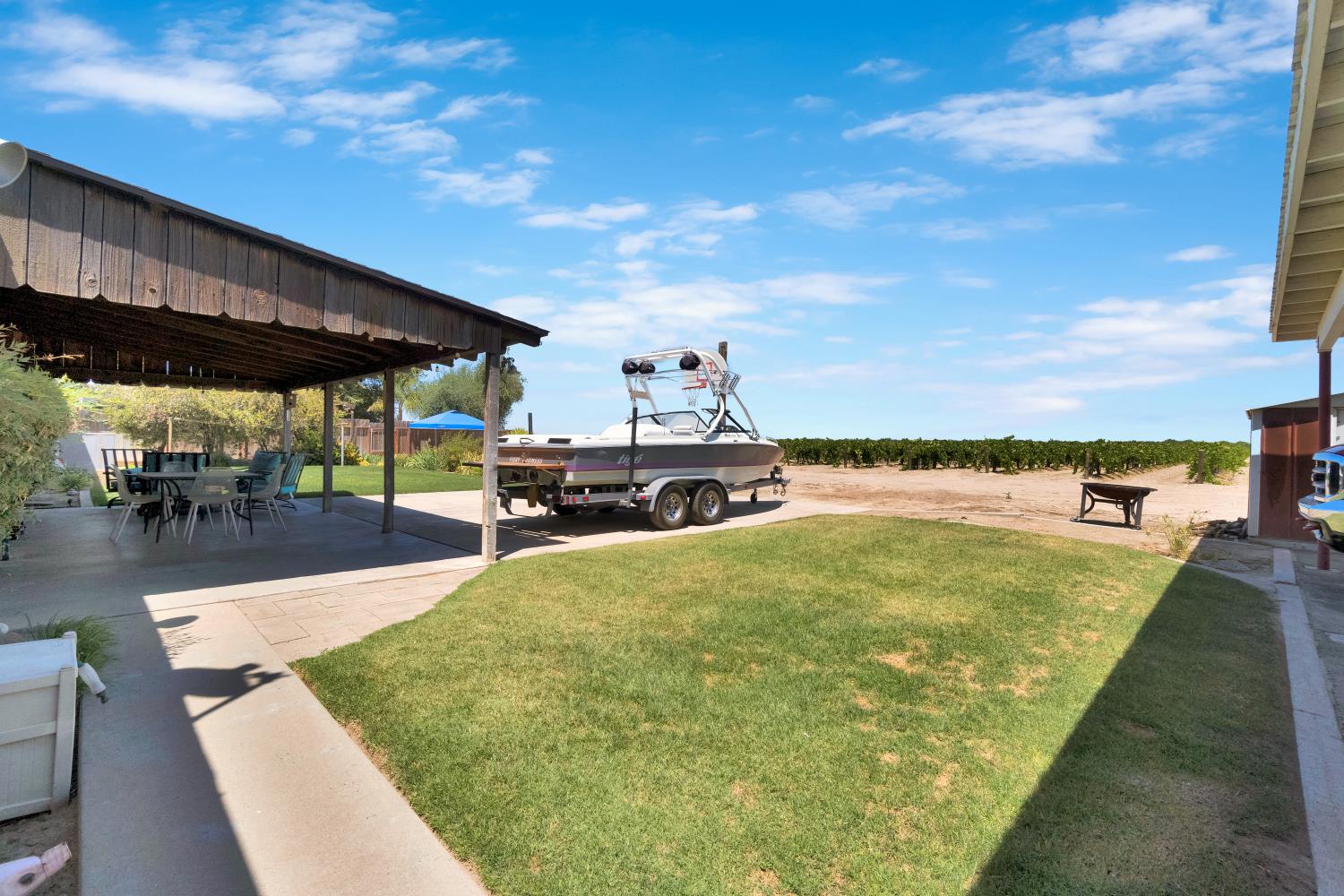 11388 S Chateau Fresno Ave, Caruthers, CA 93609