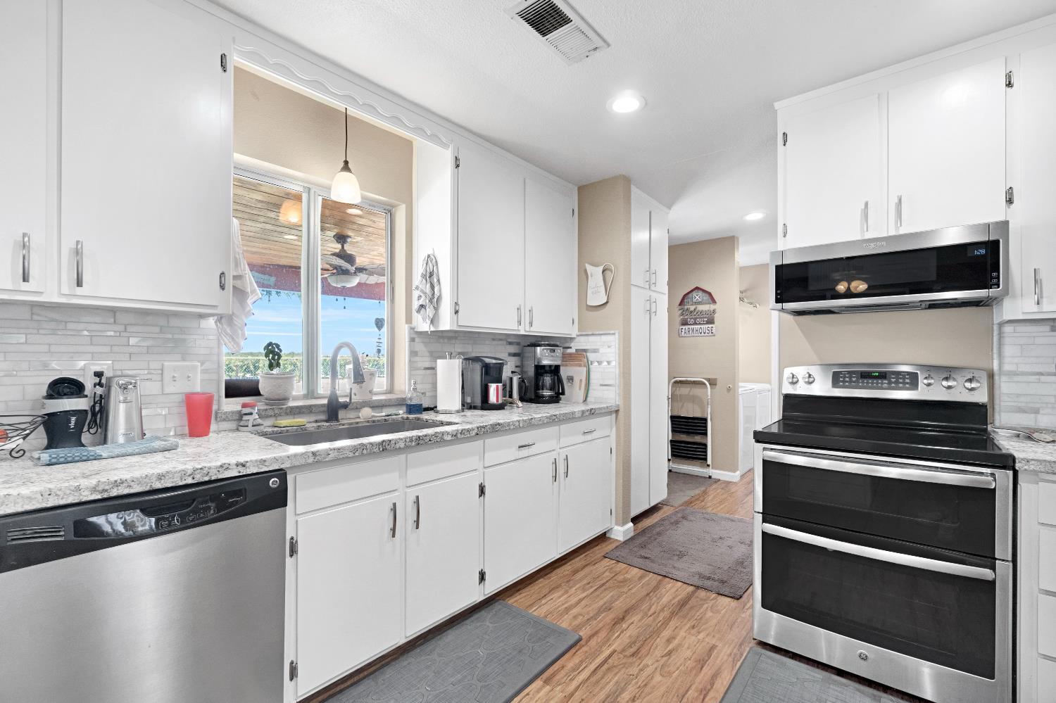 11388 S Chateau Fresno Ave, Caruthers, CA 93609
