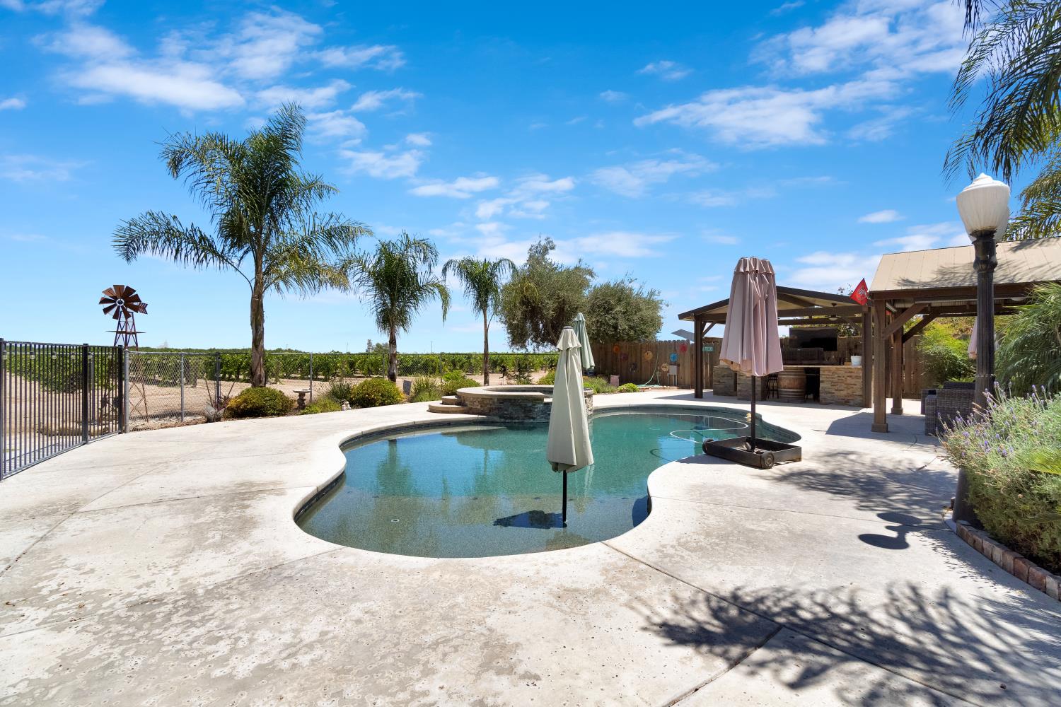 11388 S Chateau Fresno Ave, Caruthers, CA 93609