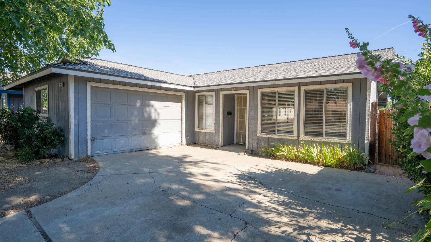 242 Madison St, Coalinga, CA 93210