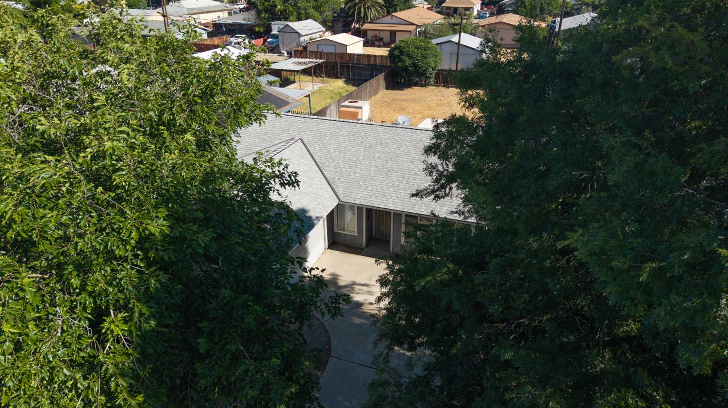 242 Madison St, Coalinga, CA 93210