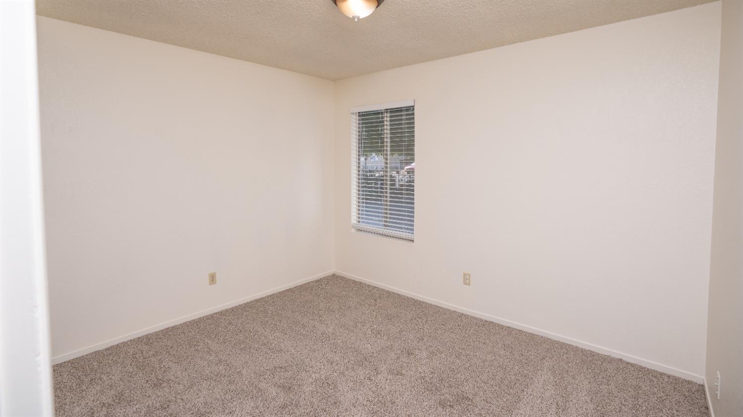 242 Madison St, Coalinga, CA 93210