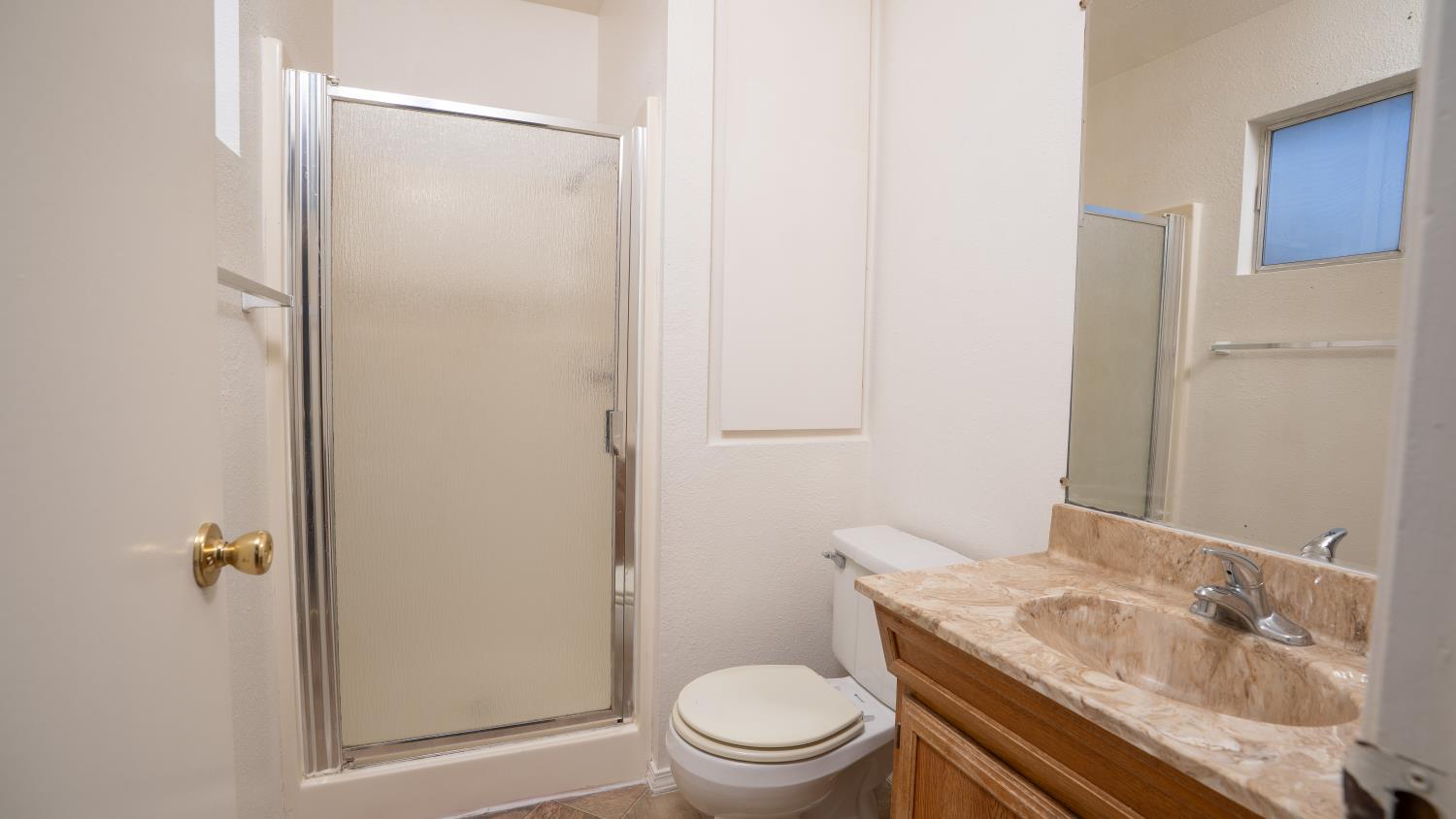 242 Madison St, Coalinga, CA 93210