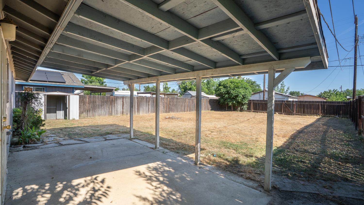 242 Madison St, Coalinga, CA 93210