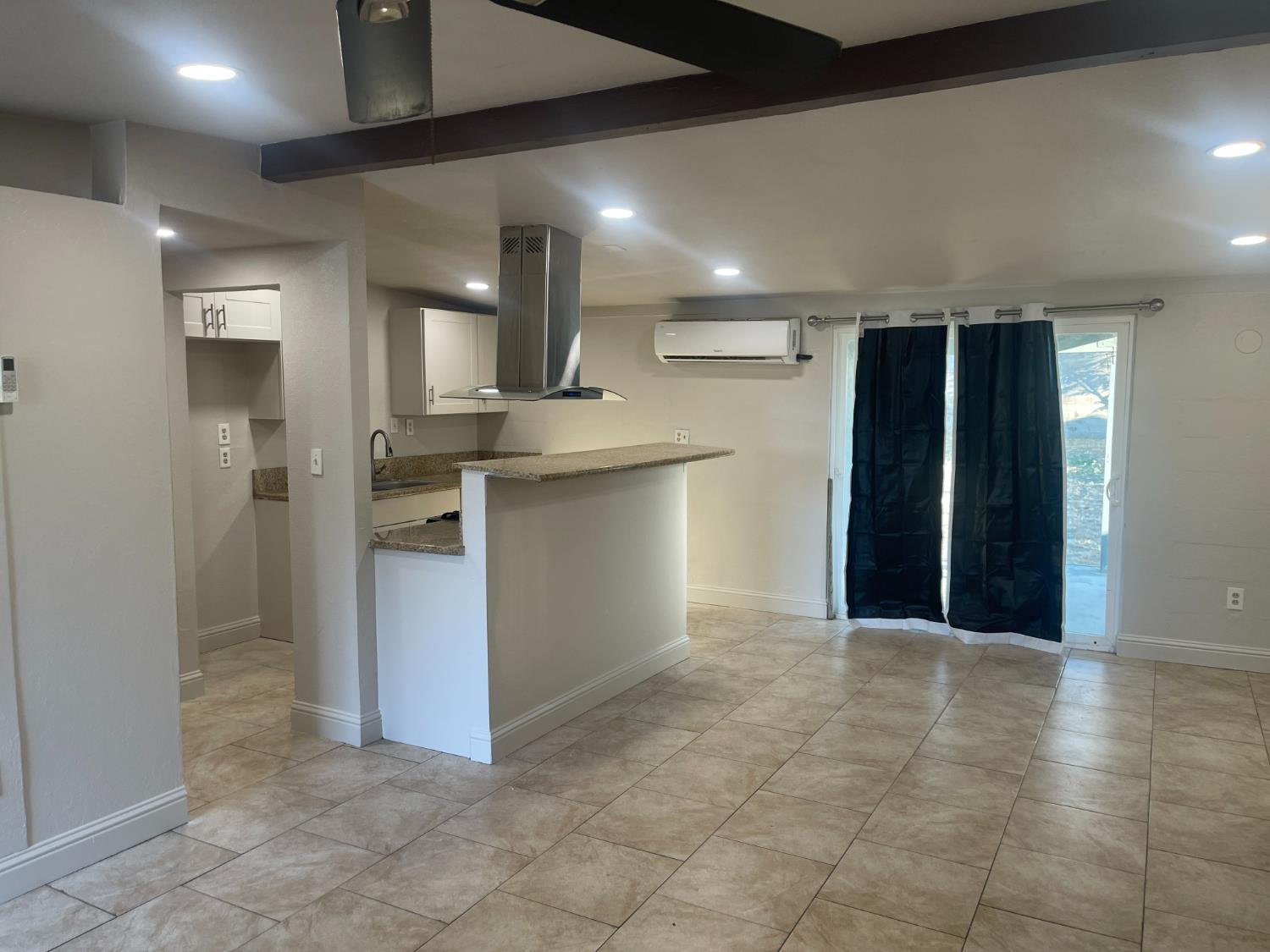 2326 E Hampton Way, Fresno, CA 93726