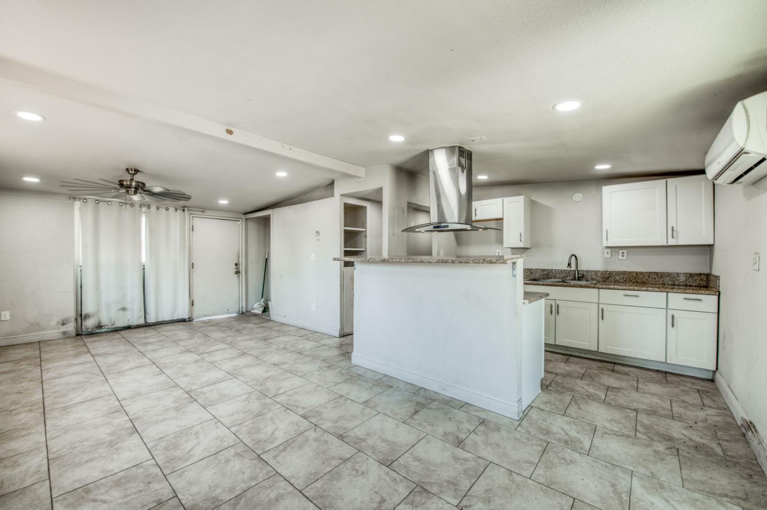 2326 E Hampton Way, Fresno, CA 93726