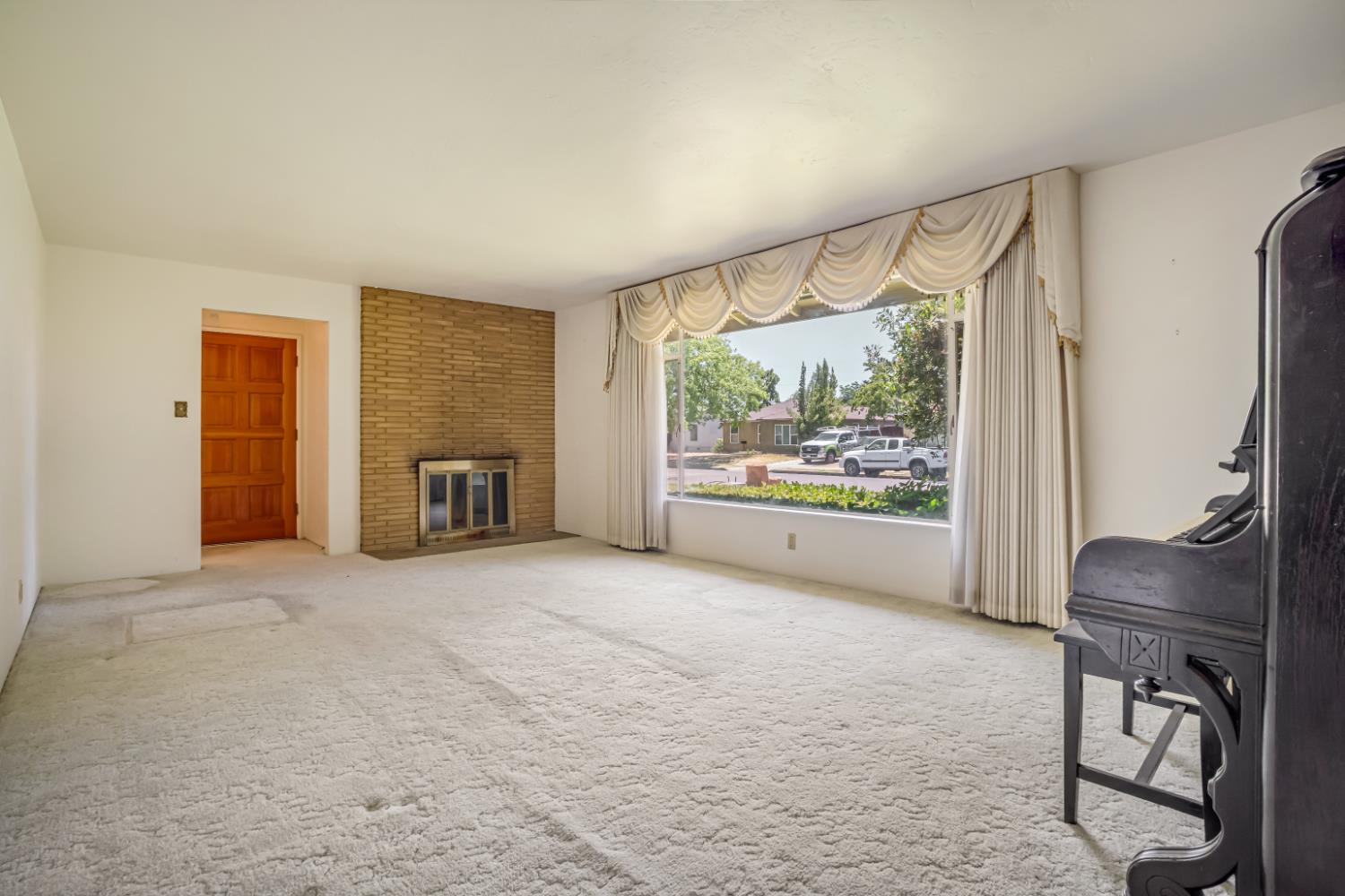 3899 E Lyell, Fresno, CA 93702