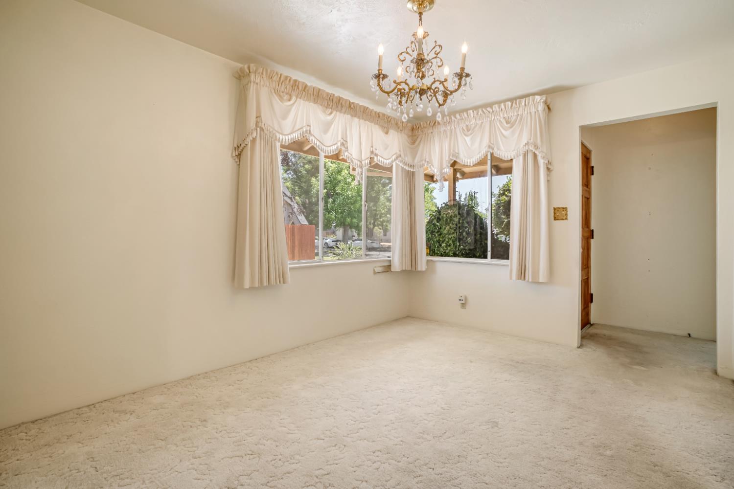 3899 E Lyell, Fresno, CA 93702