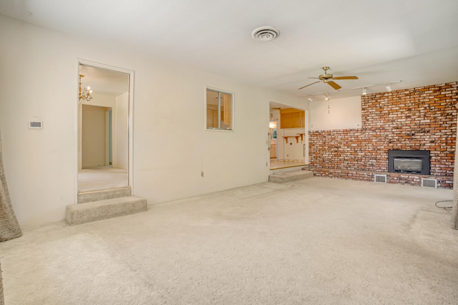 3899 E Lyell, Fresno, CA 93702