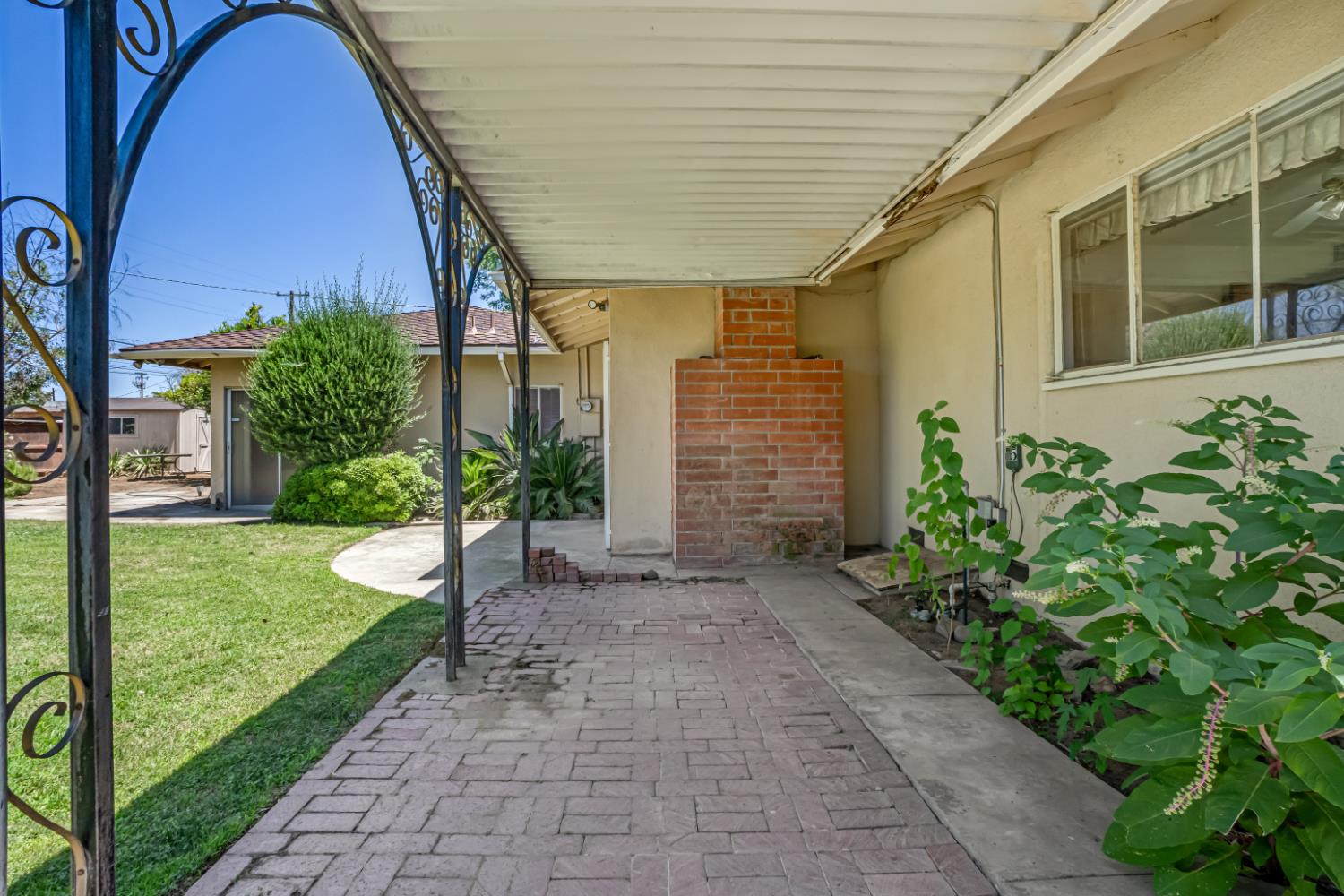 3899 E Lyell, Fresno, CA 93702