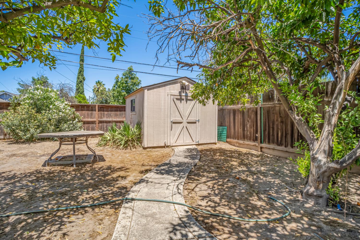 3899 E Lyell, Fresno, CA 93702