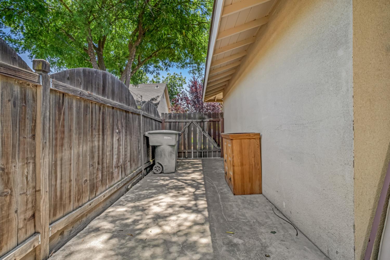 3899 E Lyell, Fresno, CA 93702