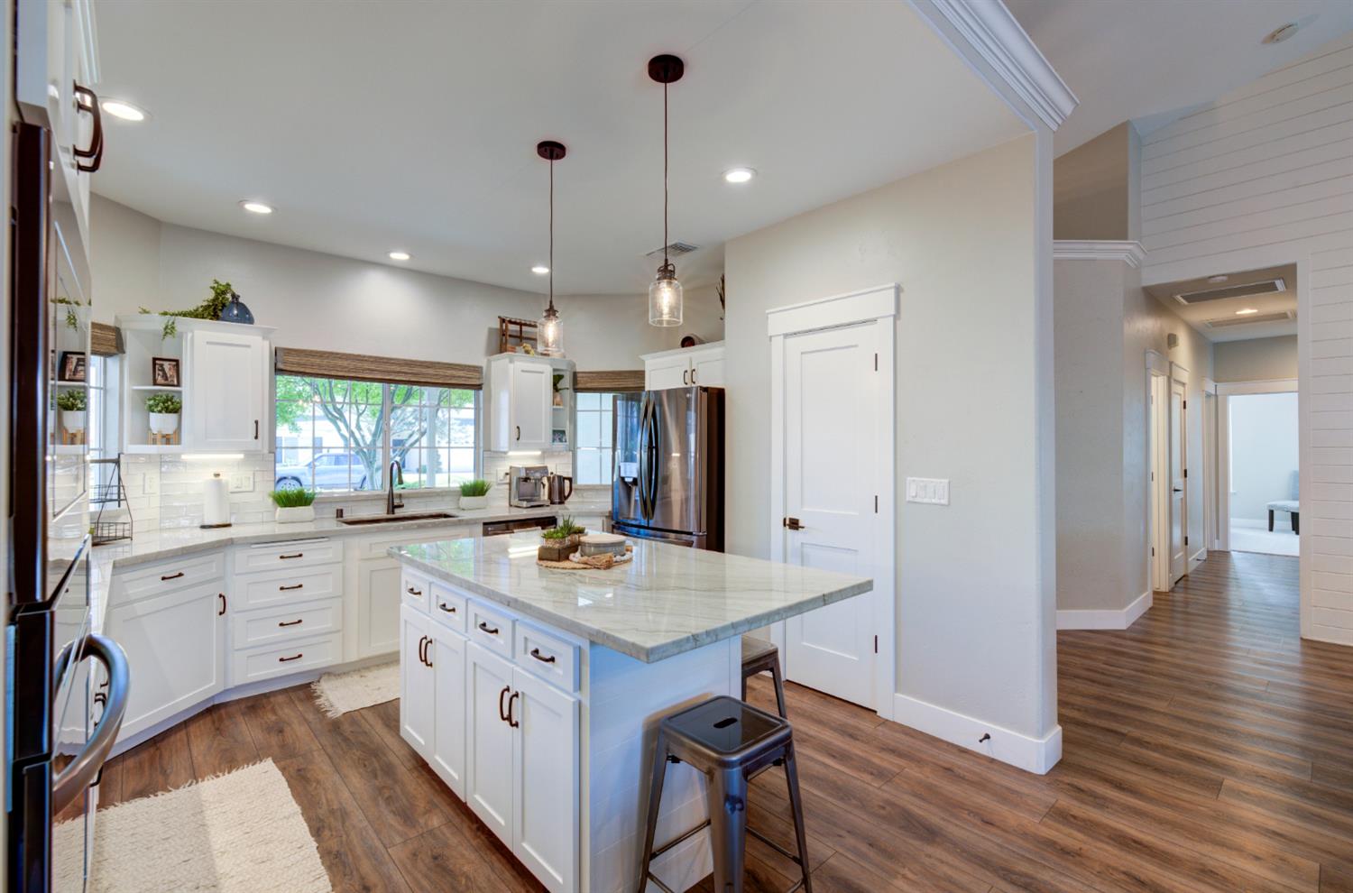 1812 E Oakmont Ave, Fresno, CA 93730