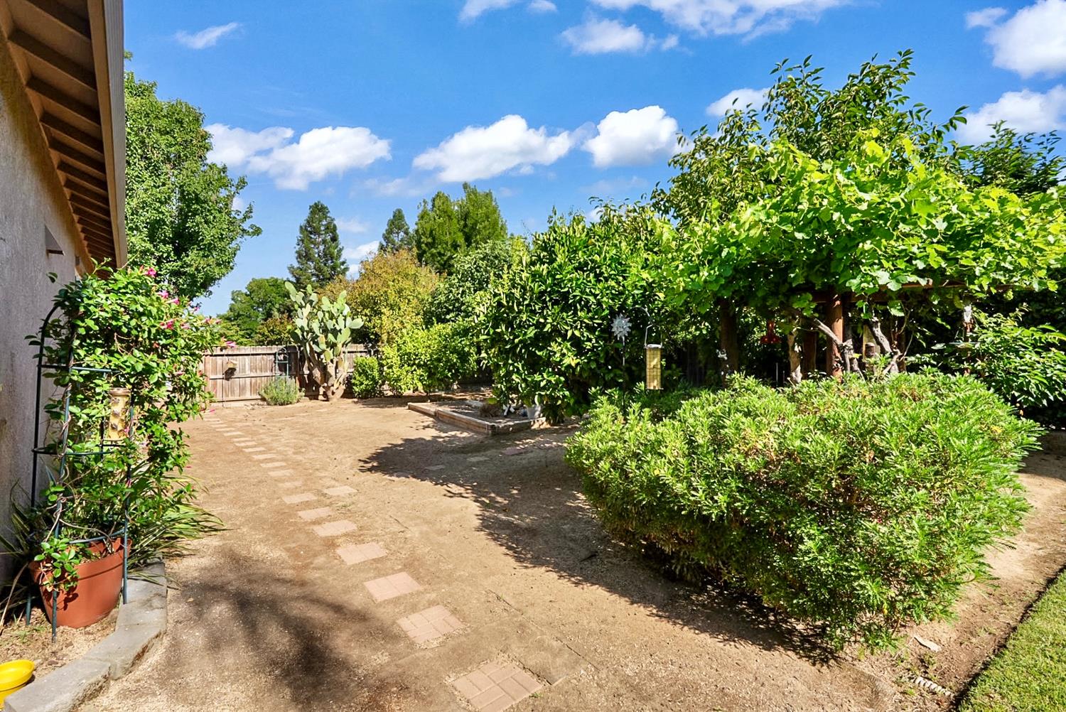 12165 Pheasant Run Blvd, Chowchilla, CA 93610