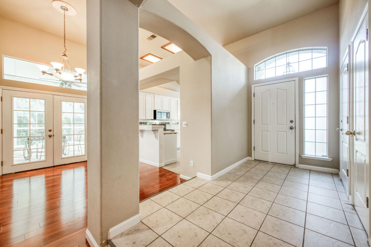 2293 E Desert Island Dr, Fresno, CA 93730