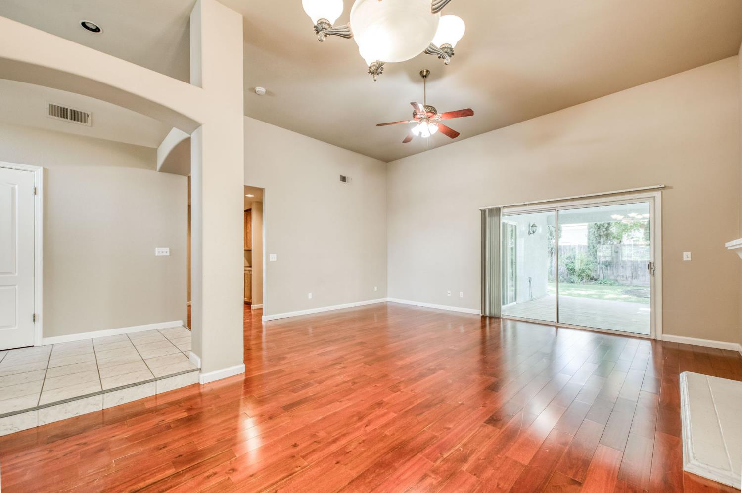 2293 E Desert Island Dr, Fresno, CA 93730