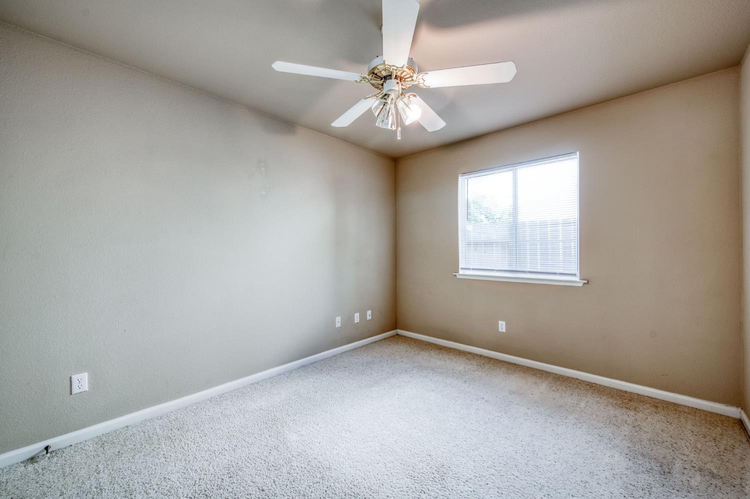 2293 E Desert Island Dr, Fresno, CA 93730