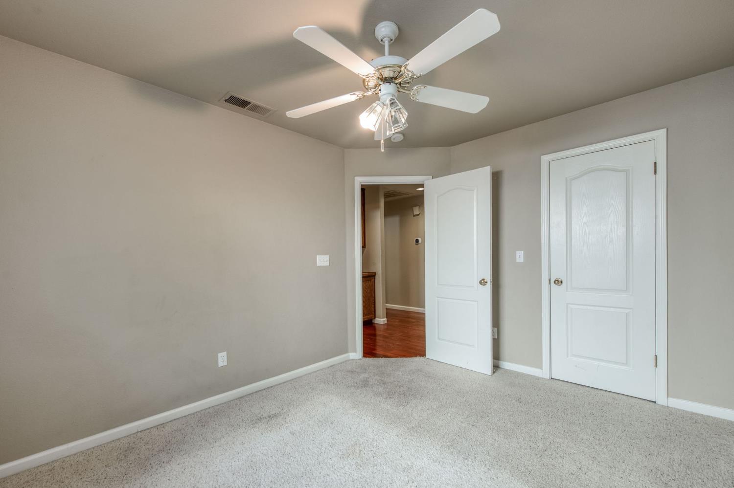 2293 E Desert Island Dr, Fresno, CA 93730