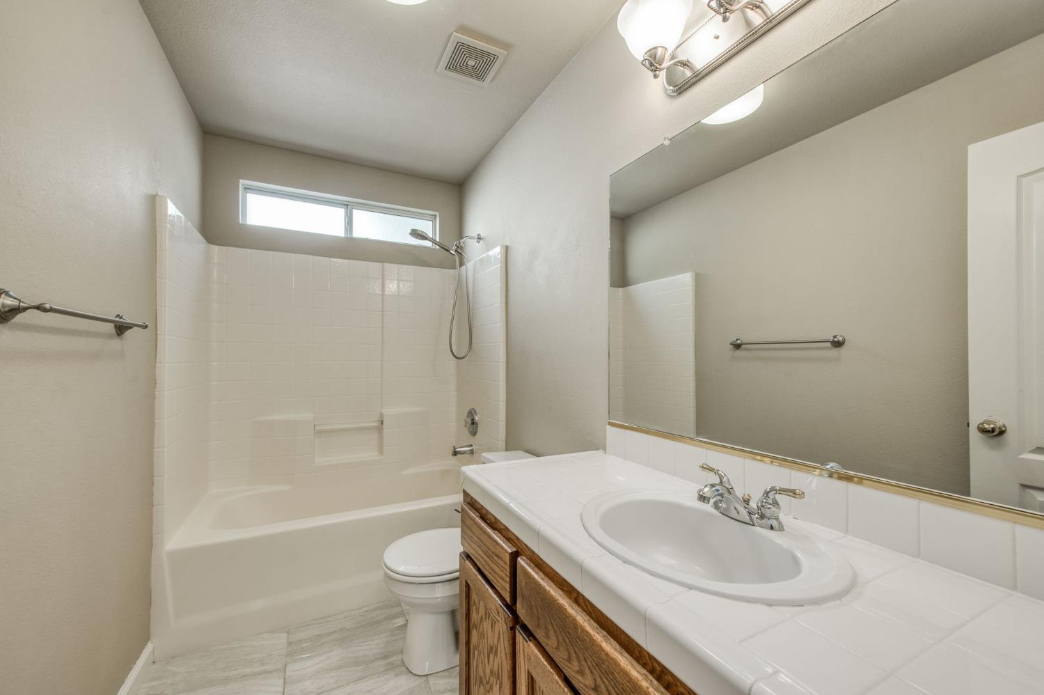 2293 E Desert Island Dr, Fresno, CA 93730
