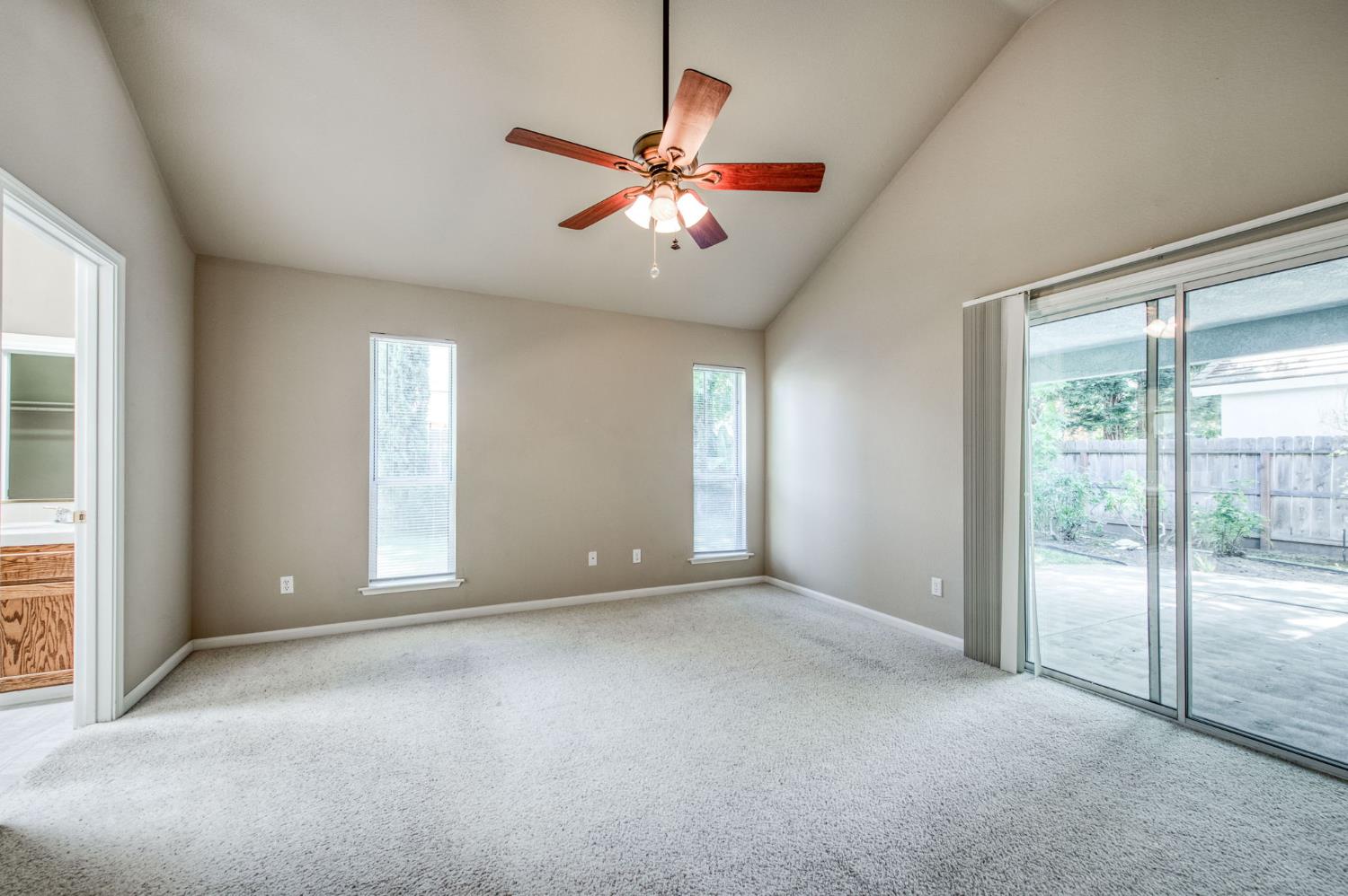 2293 E Desert Island Dr, Fresno, CA 93730