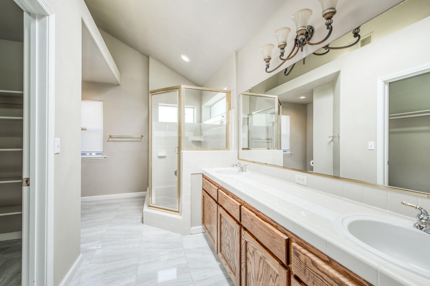2293 E Desert Island Dr, Fresno, CA 93730