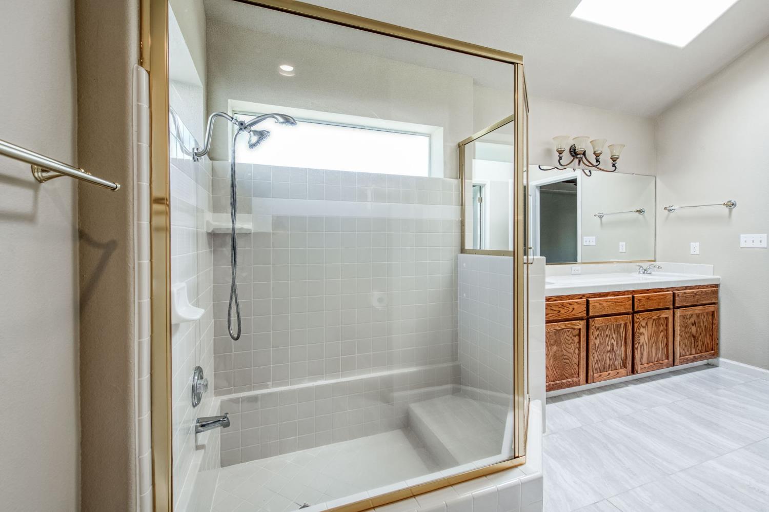 2293 E Desert Island Dr, Fresno, CA 93730