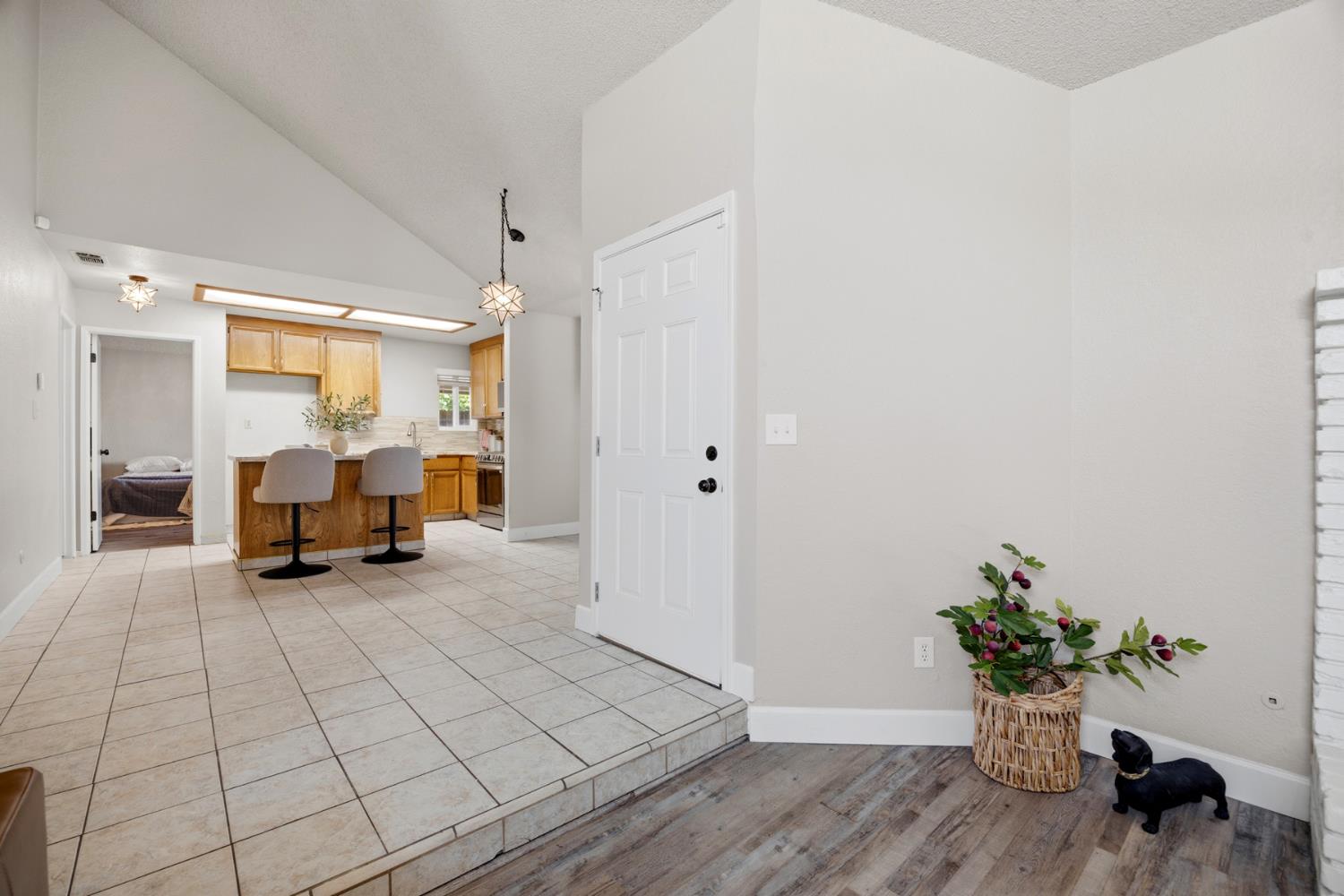 381 E Nees Ave #101, Fresno, CA 93720
