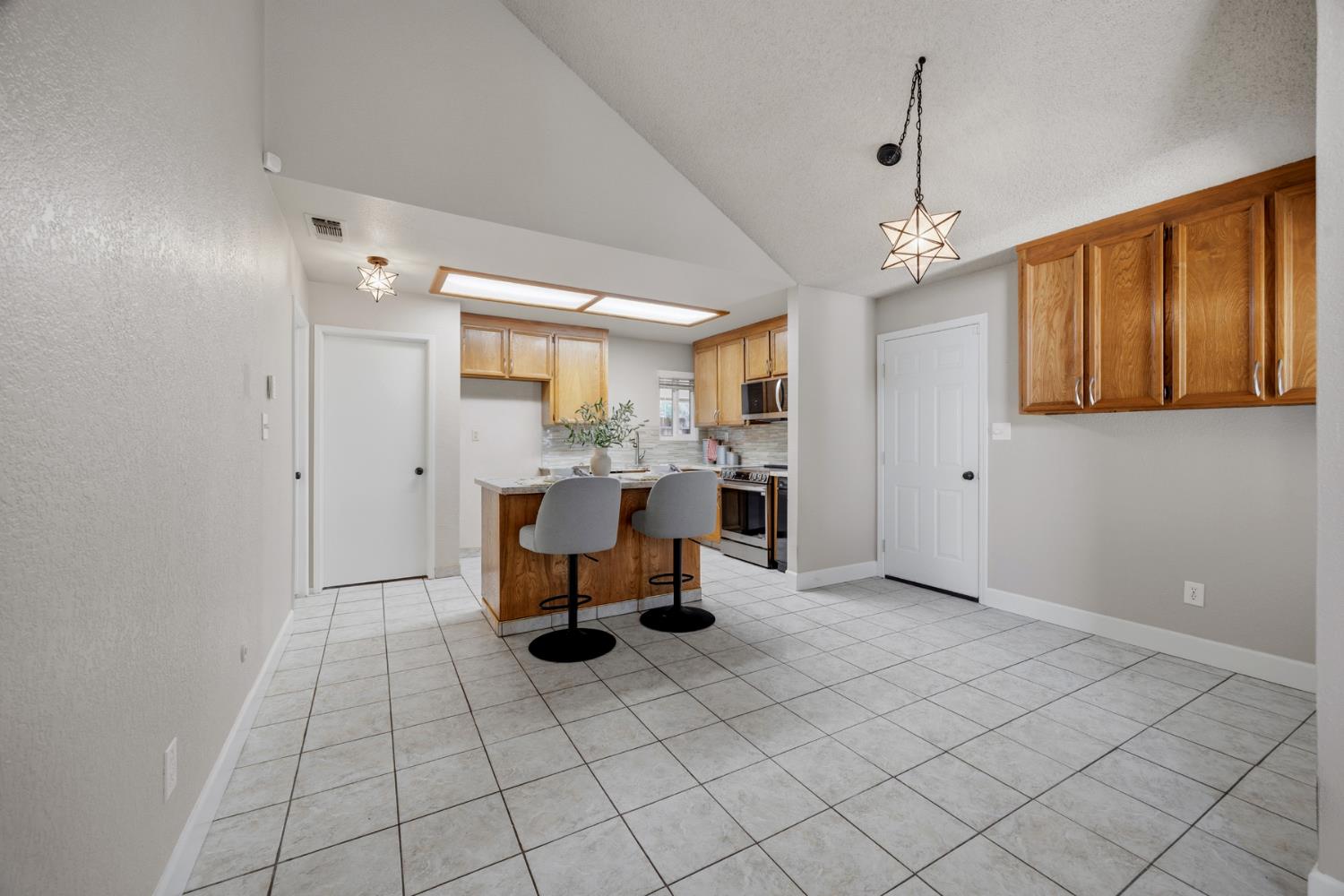 381 E Nees Ave #101, Fresno, CA 93720