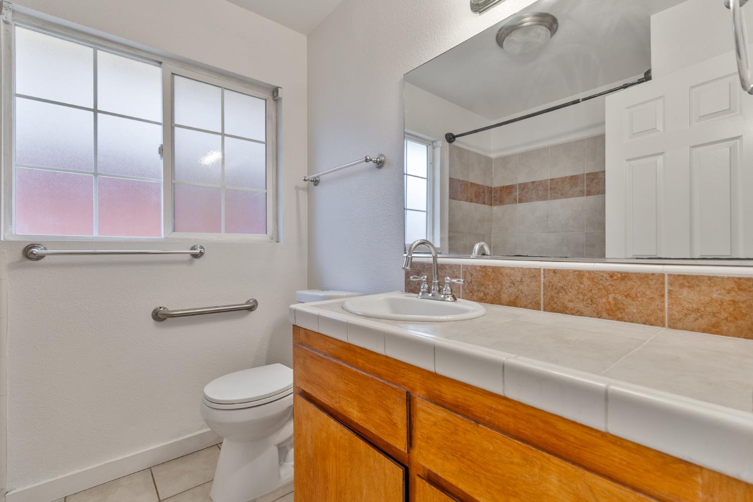 27164 Parkwood Ave, Madera, CA 93637