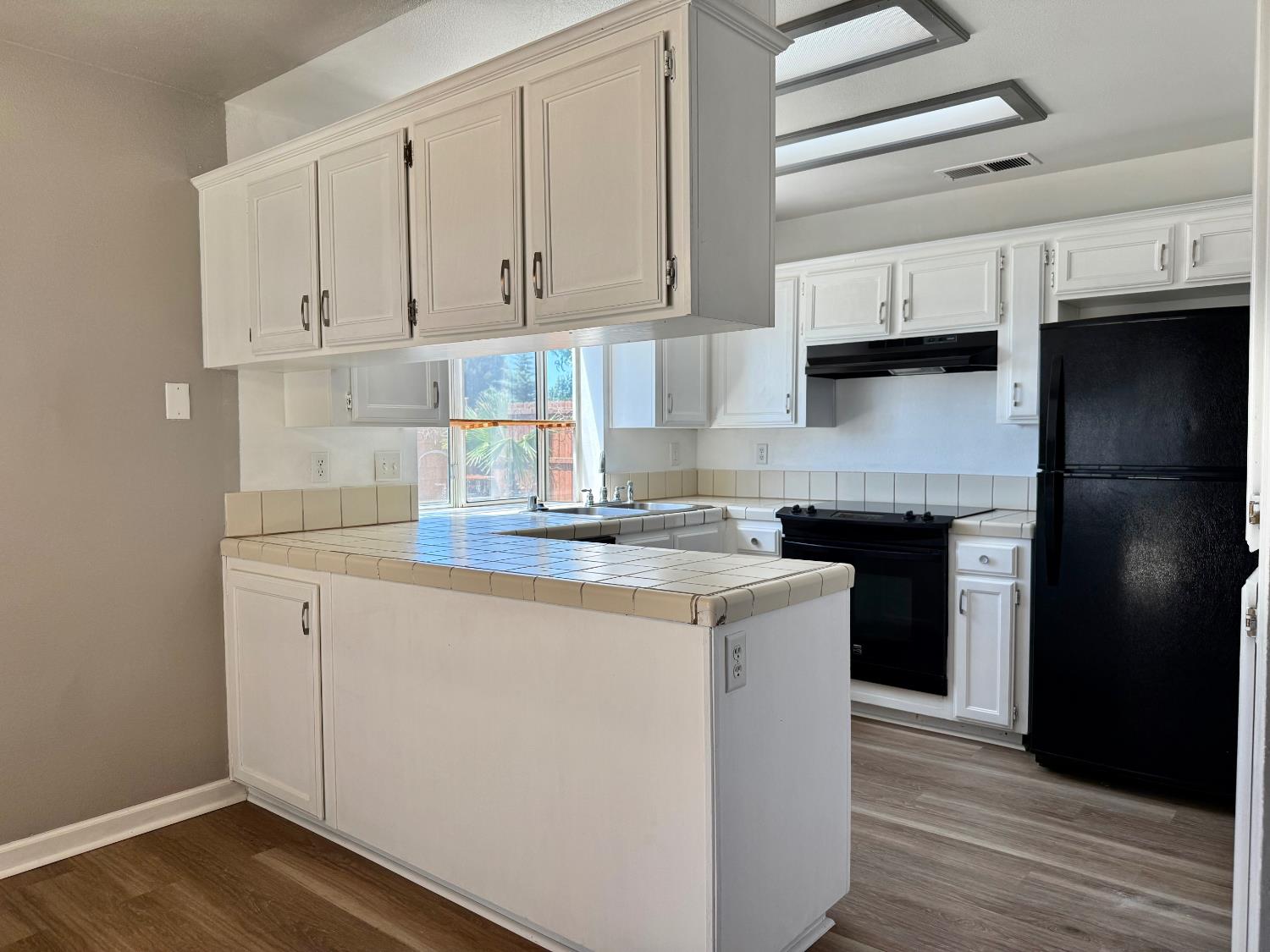 8665 N Cedar Ave #128, Fresno, CA 93720