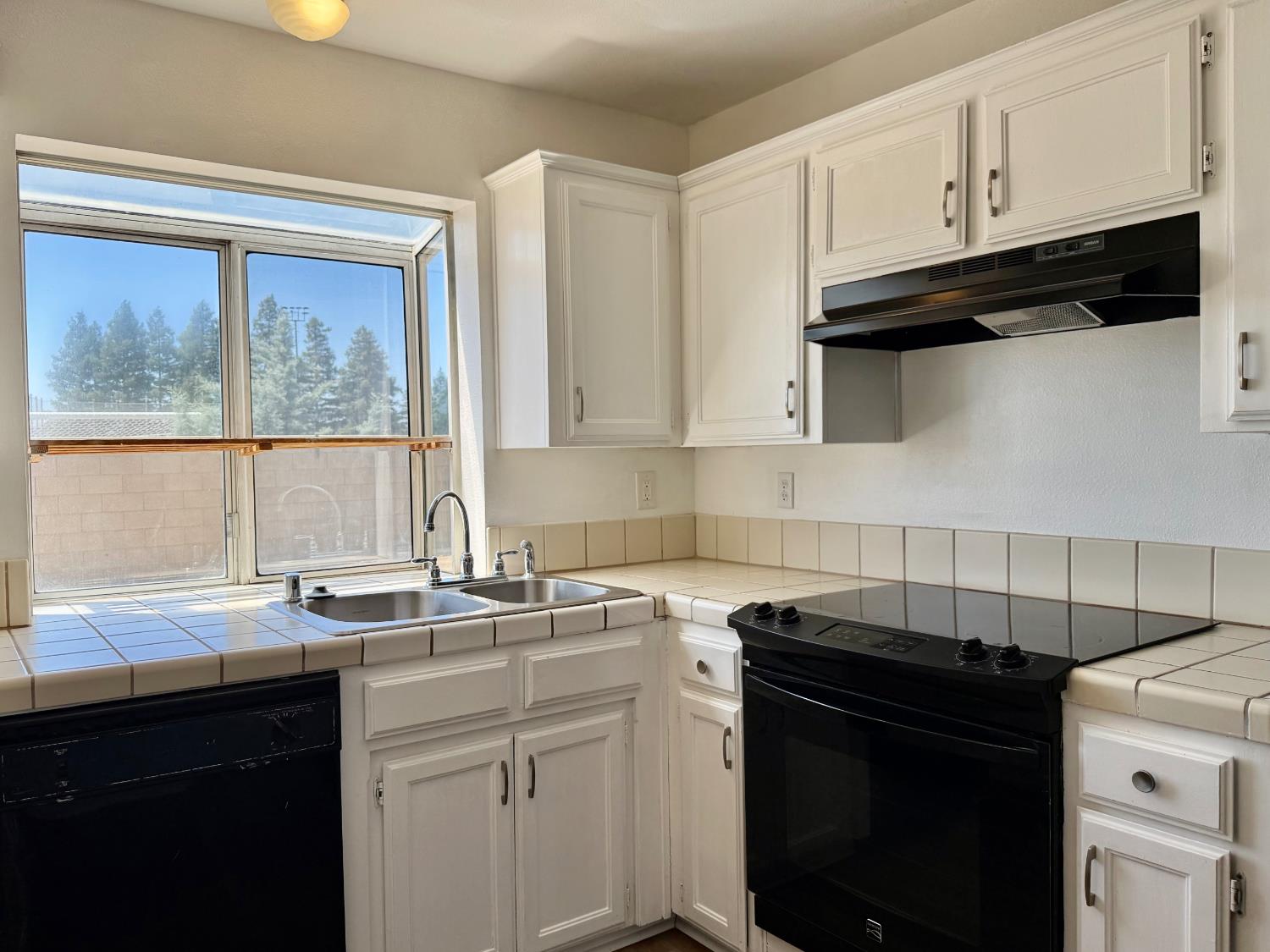8665 N Cedar Ave #128, Fresno, CA 93720