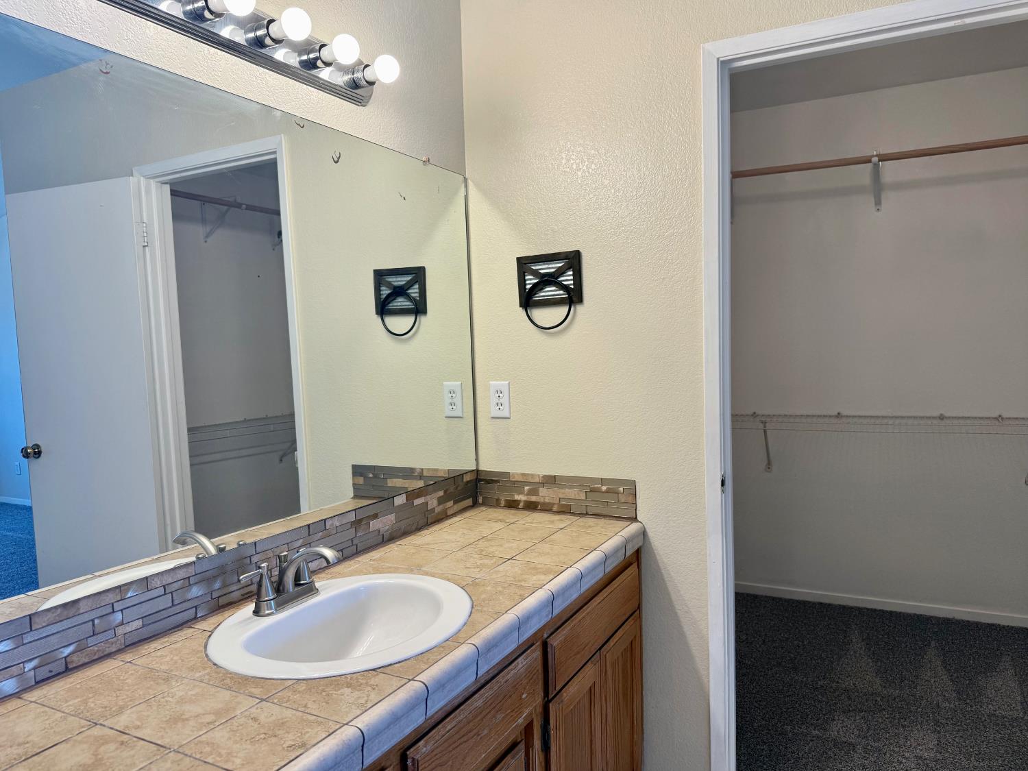 8665 N Cedar Ave #128, Fresno, CA 93720