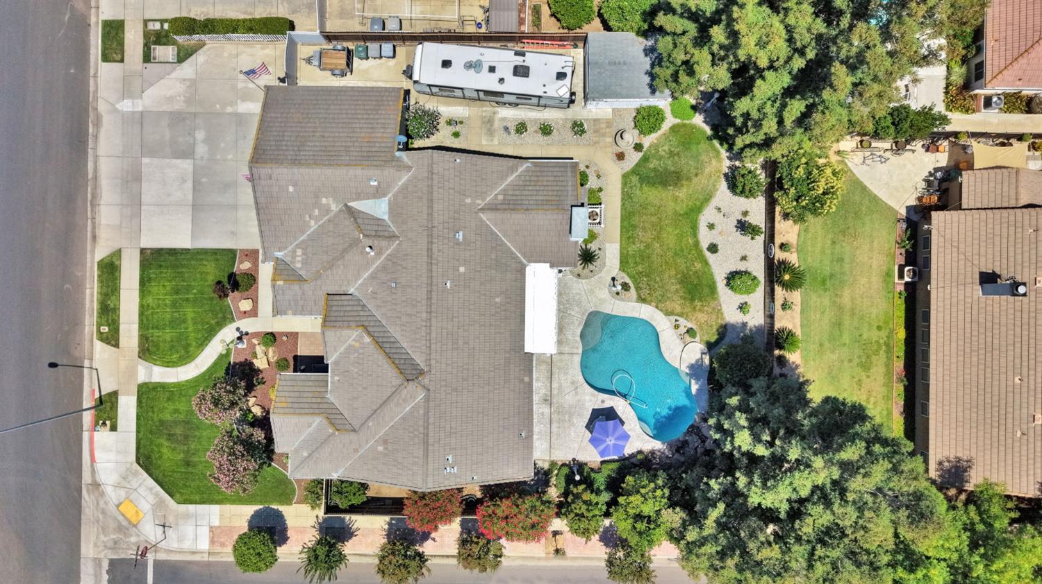1101 N Armstrong Ave, Clovis, CA 93611