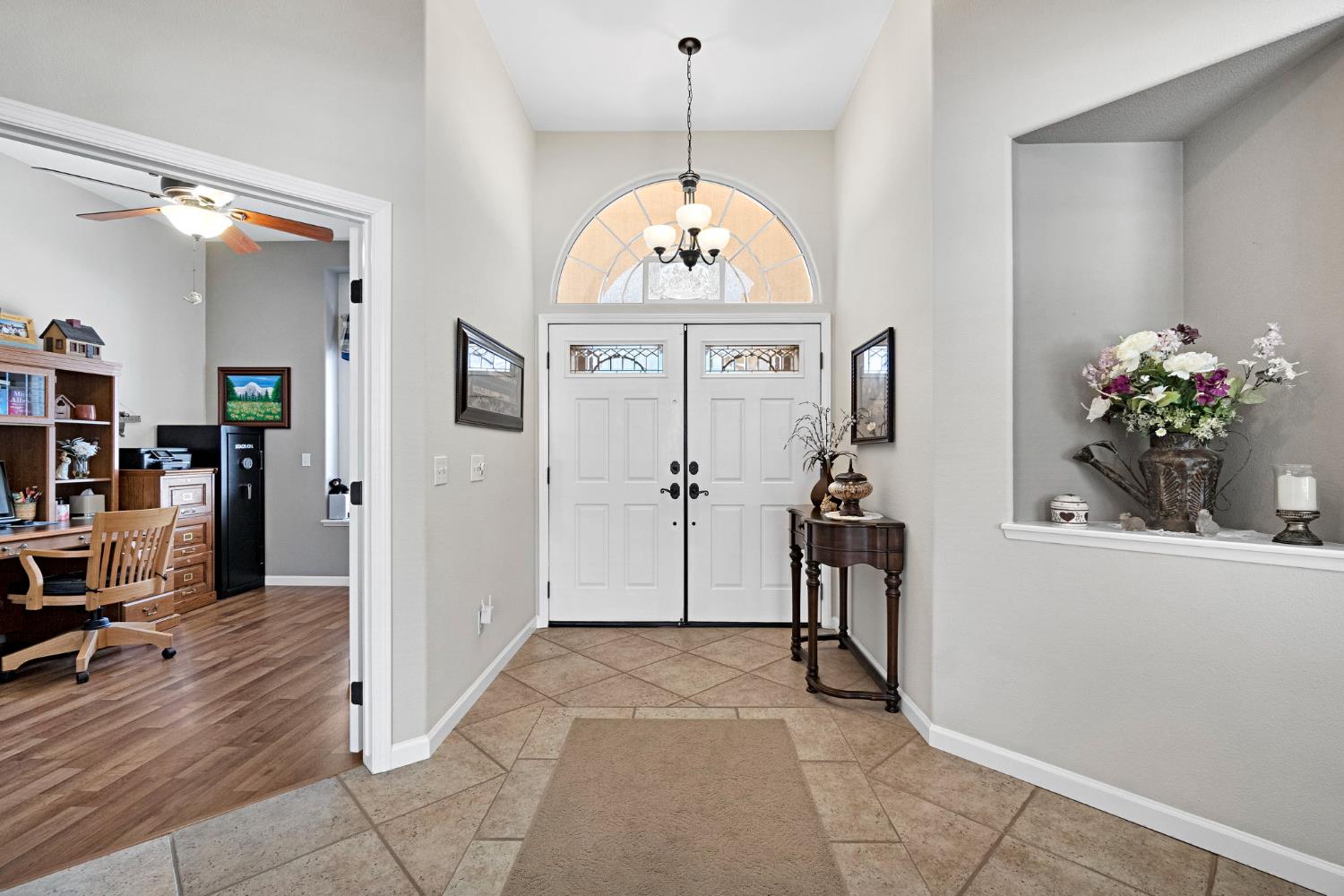 1101 N Armstrong Ave, Clovis, CA 93611