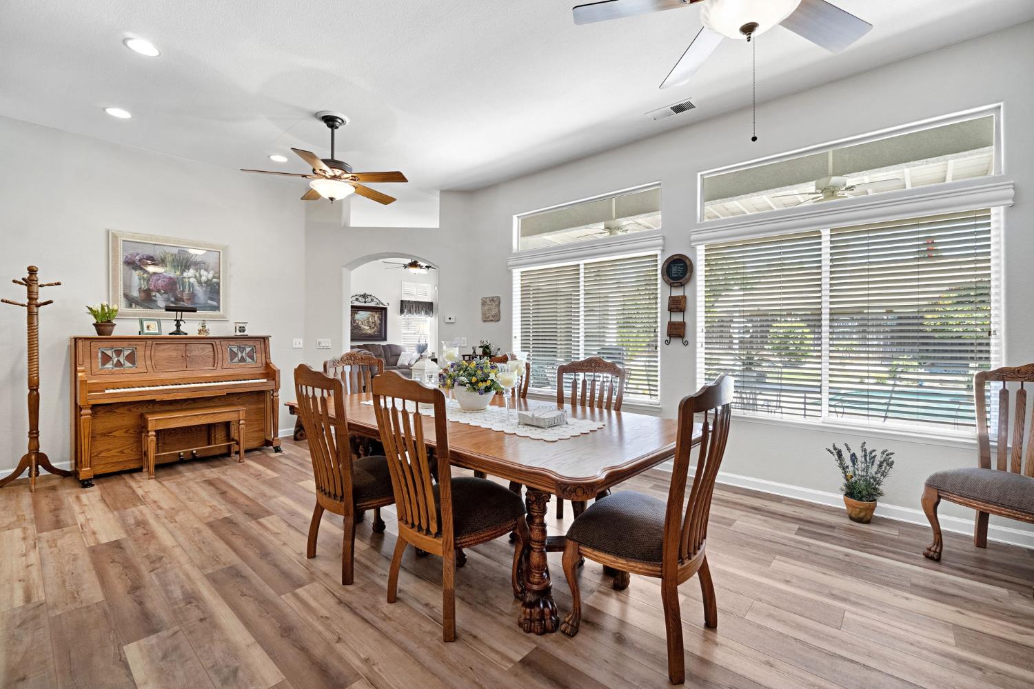 1101 N Armstrong Ave, Clovis, CA 93611