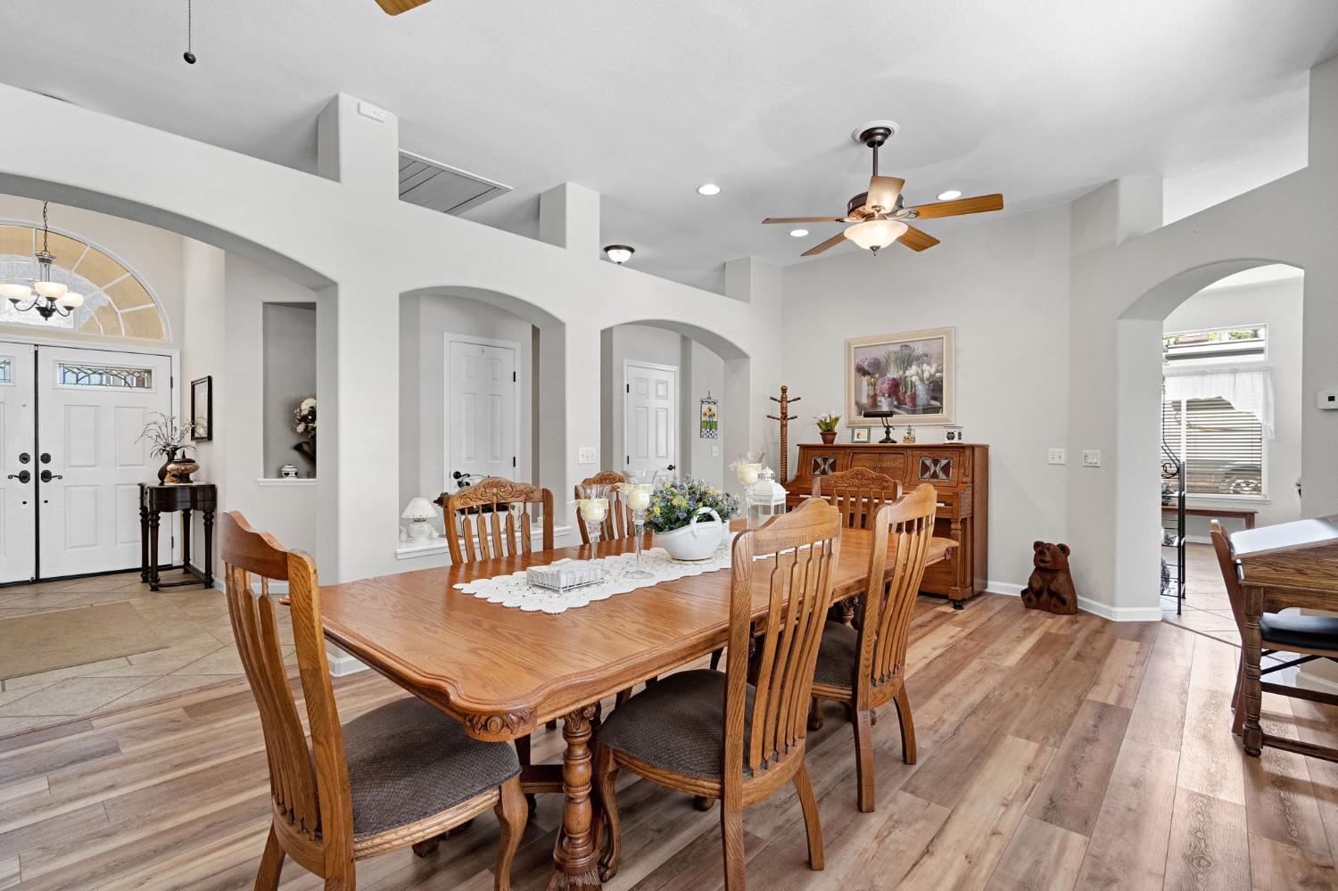 1101 N Armstrong Ave, Clovis, CA 93611