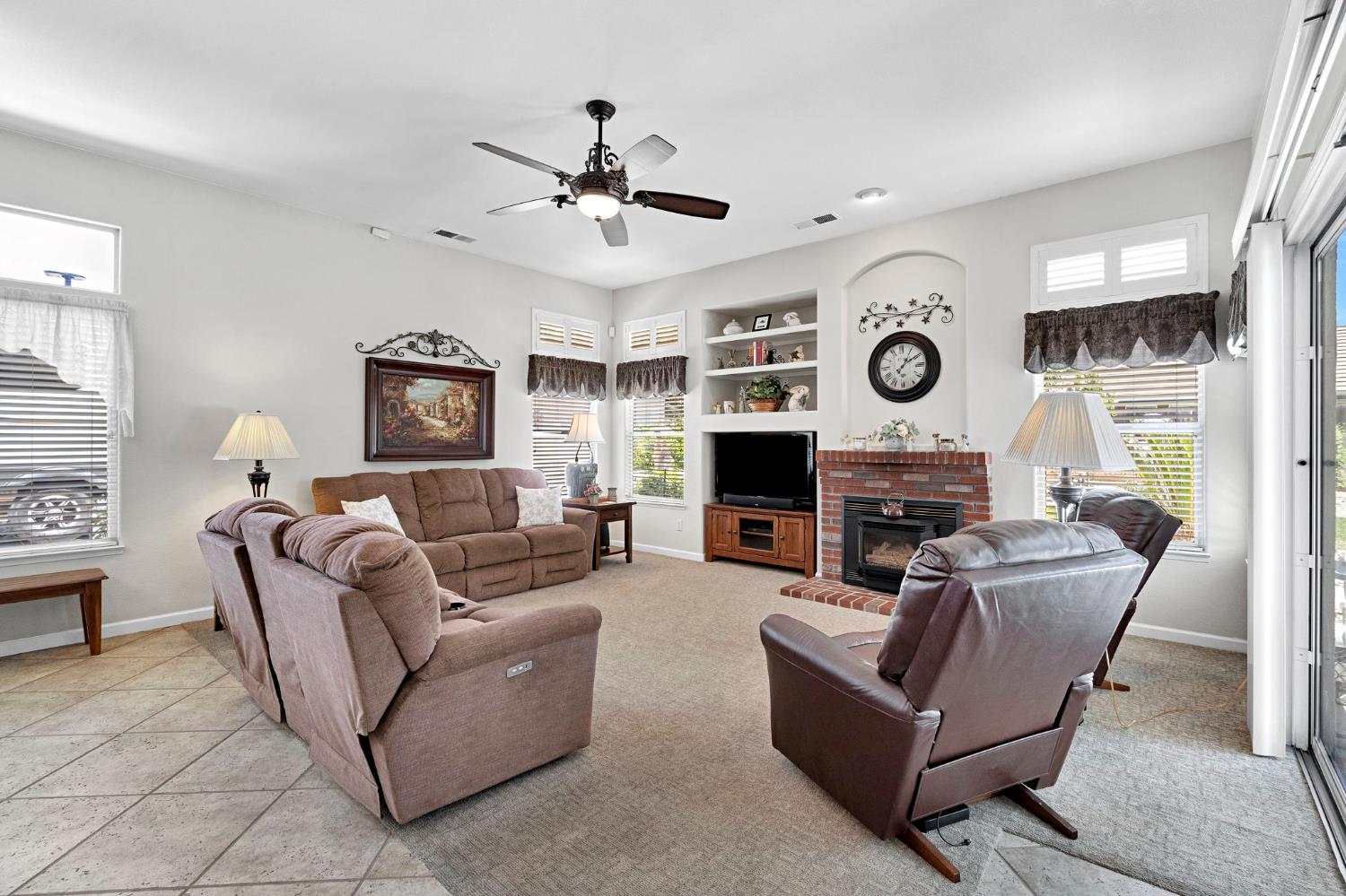 1101 N Armstrong Ave, Clovis, CA 93611