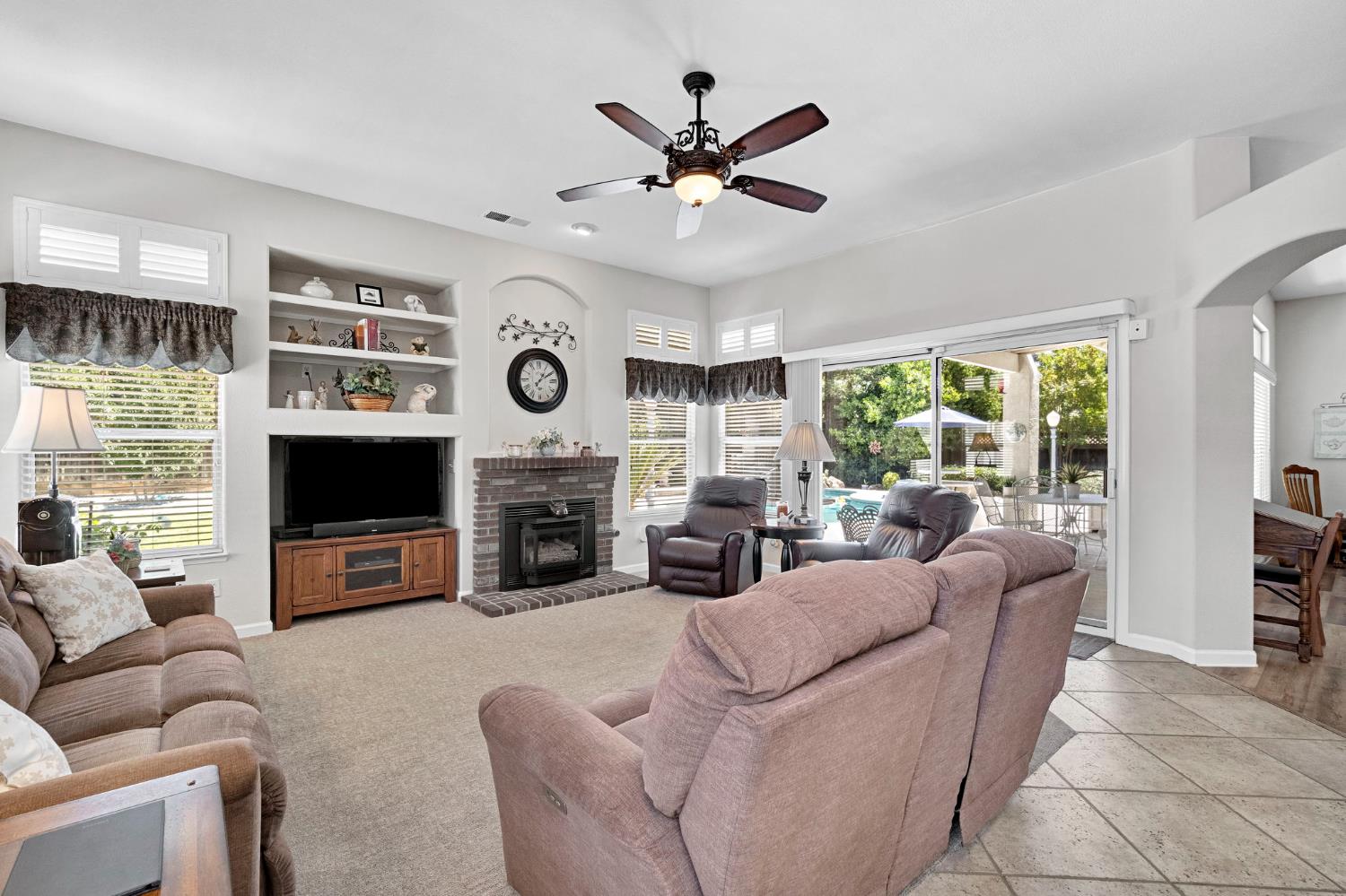 1101 N Armstrong Ave, Clovis, CA 93611