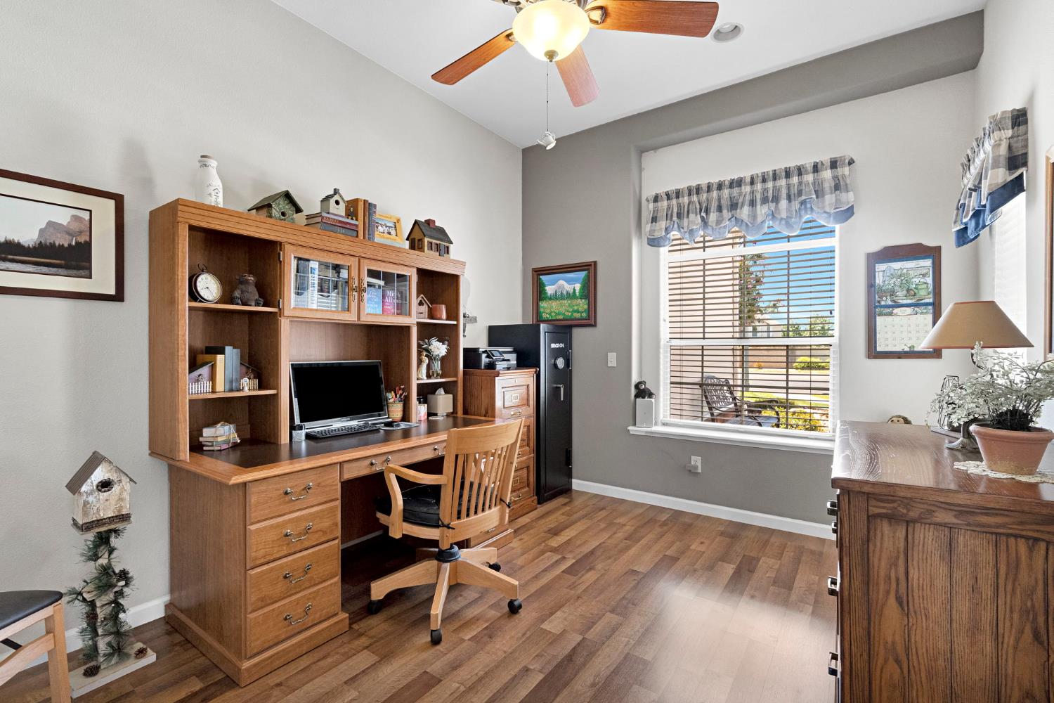 1101 N Armstrong Ave, Clovis, CA 93611