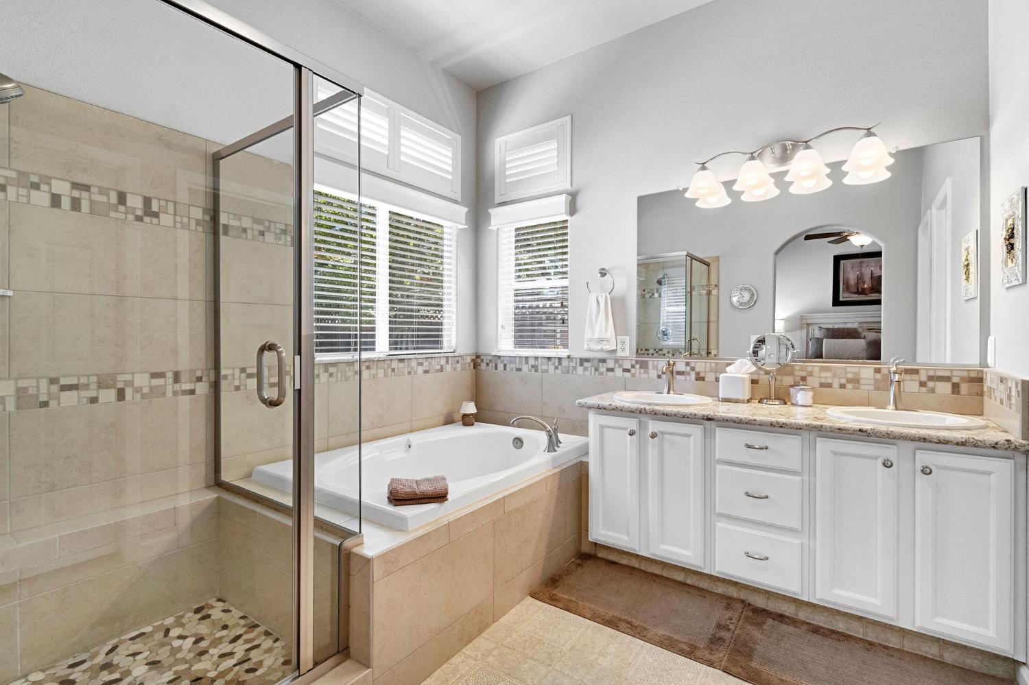 1101 N Armstrong Ave, Clovis, CA 93611