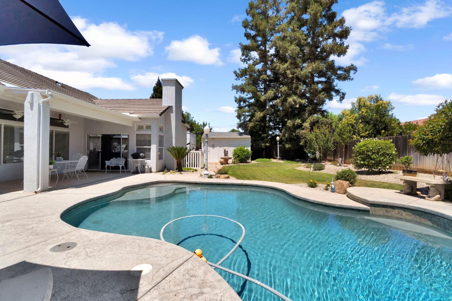 1101 N Armstrong Ave, Clovis, CA 93611