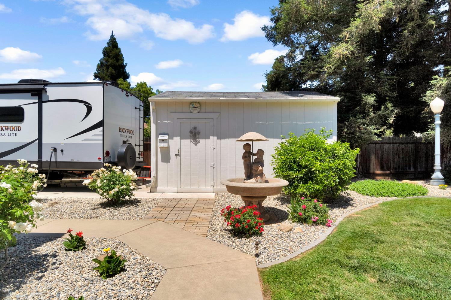 1101 N Armstrong Ave, Clovis, CA 93611
