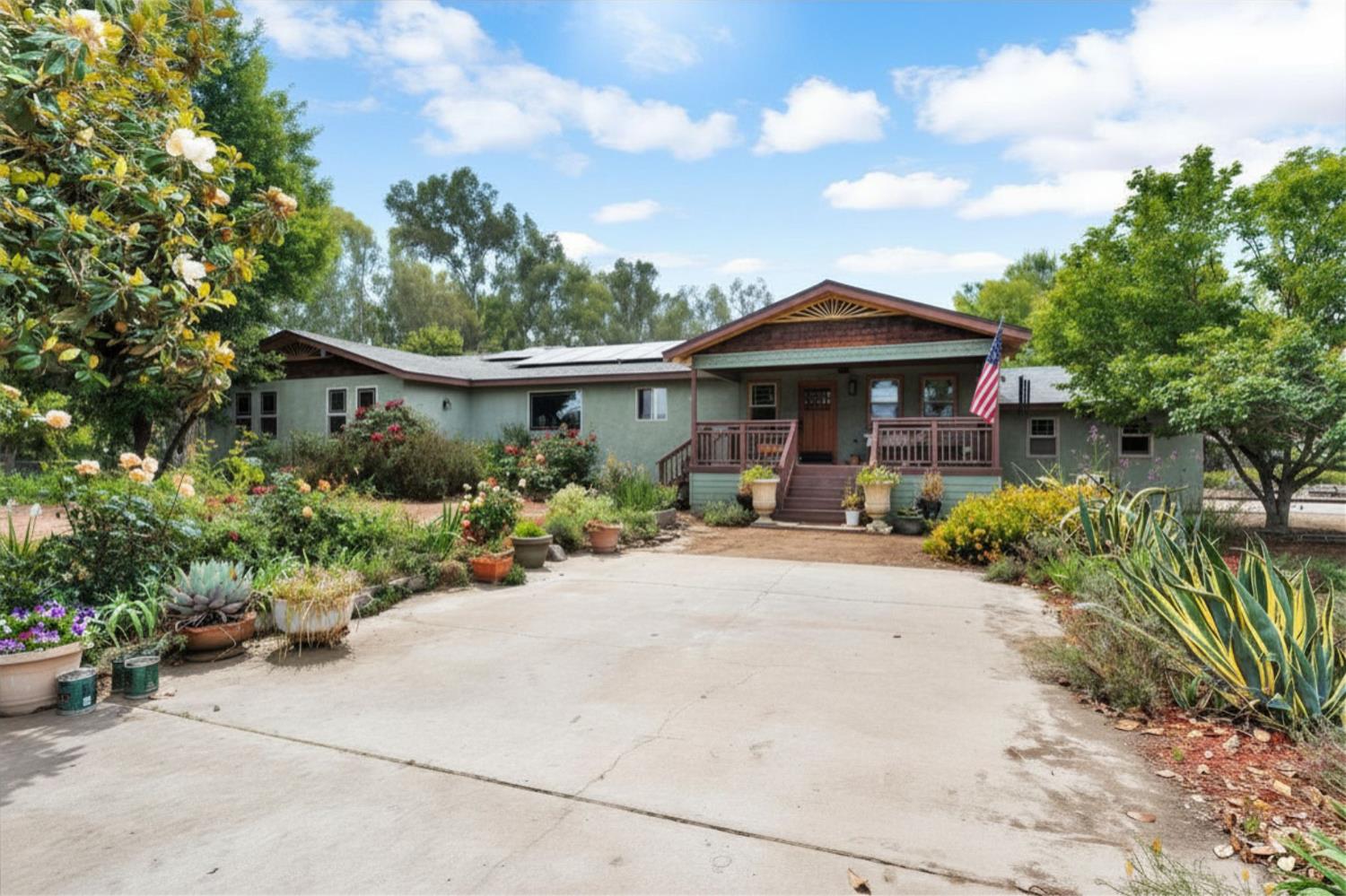 2153 N Michelle, Sanger, CA 93657
