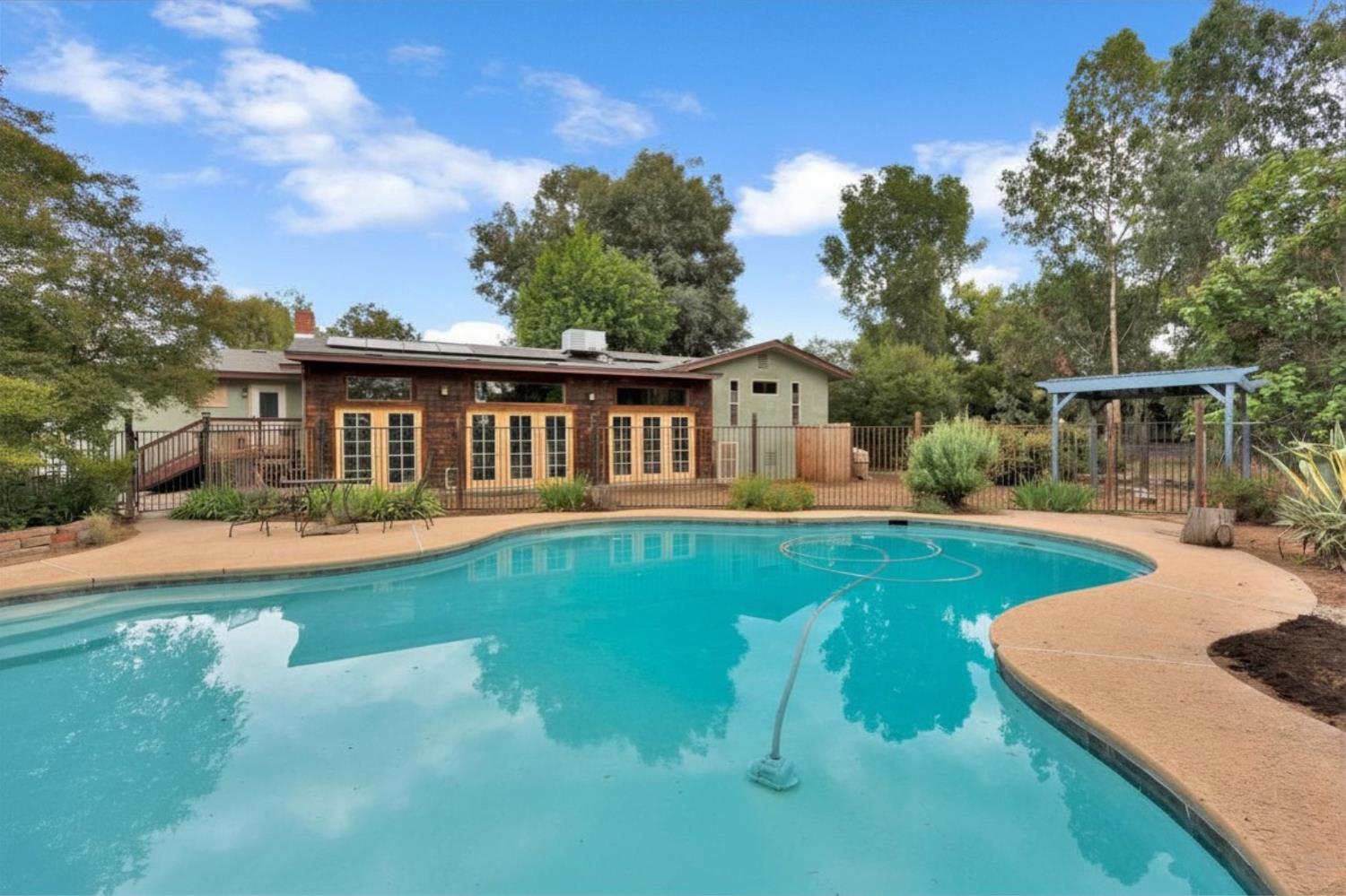 2153 N Michelle, Sanger, CA 93657