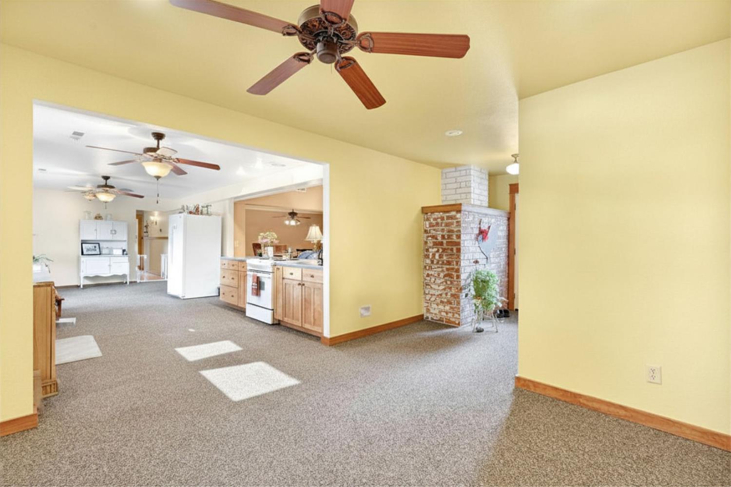 2153 N Michelle, Sanger, CA 93657